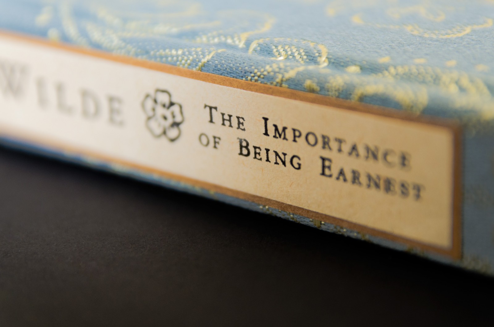 Oscar Wilde: The Importance of Being Earnest | spine | 2010